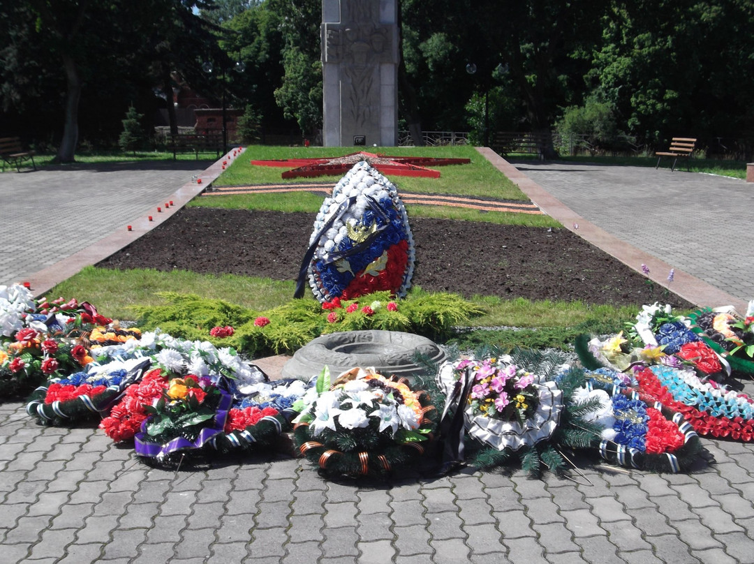 Memorial Complex at the Mass Grave of Soviet Soldiers景点图片