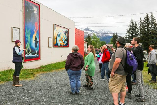 The Painted Whale Seward Mural Walking Tours-苏厄德必去景点