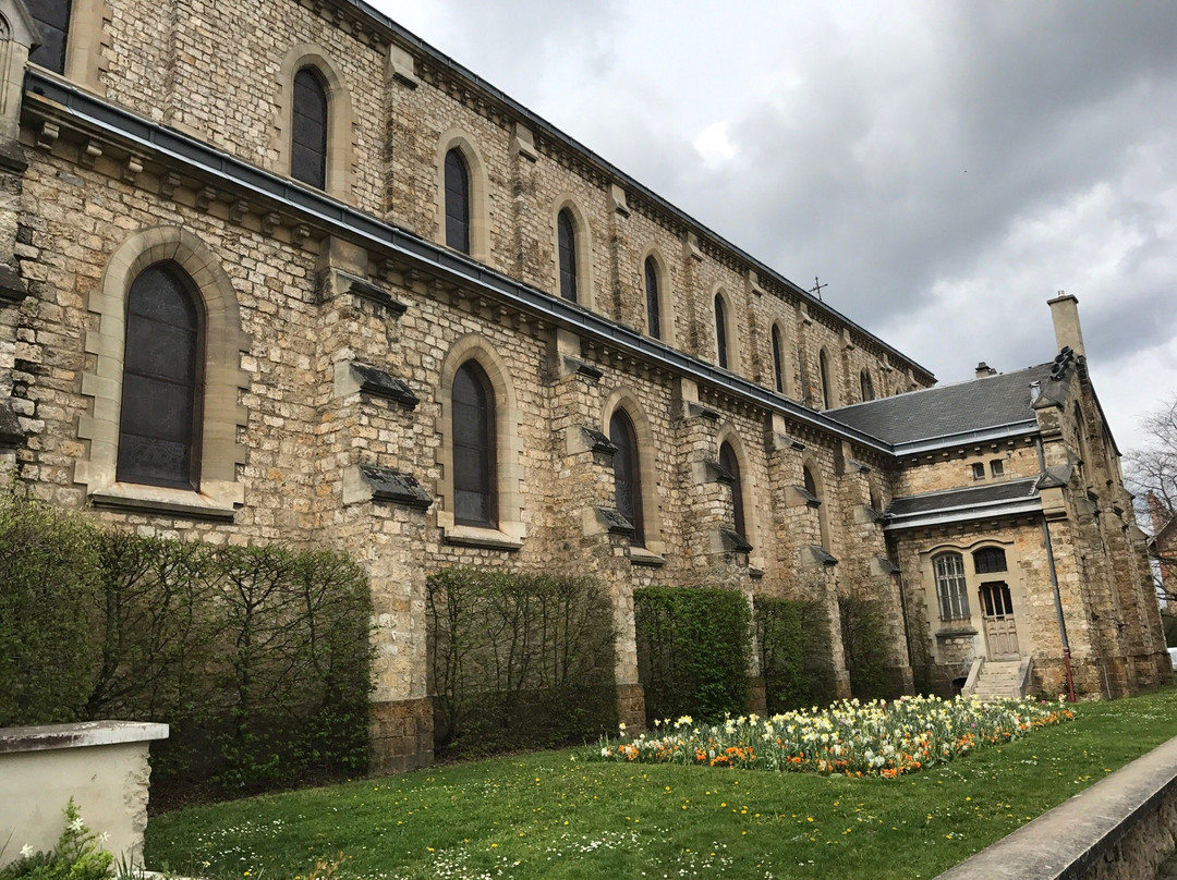 Eglise Saint-Antoine de Padoue Le Chesnay景点图片