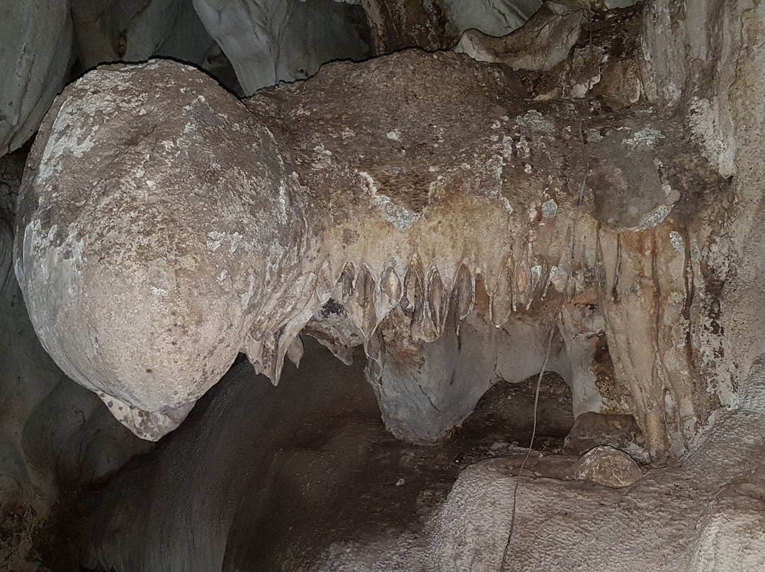 Tham Phet Pho Thong-空哈必去景点