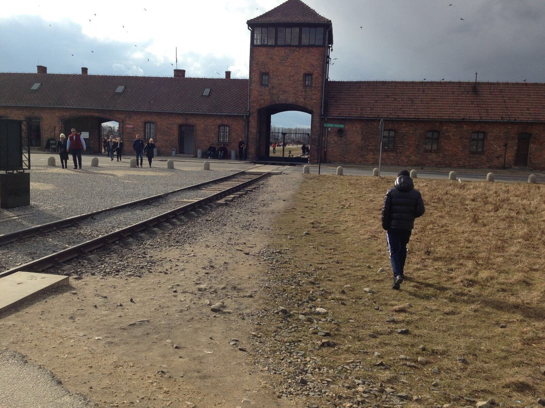 VisitBus - Auschwitz and Salt Mine Tours-克拉科夫必去景点