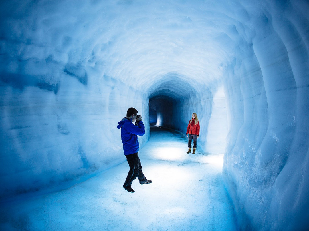 走入冰川之旅-雷克雅未克必去景点