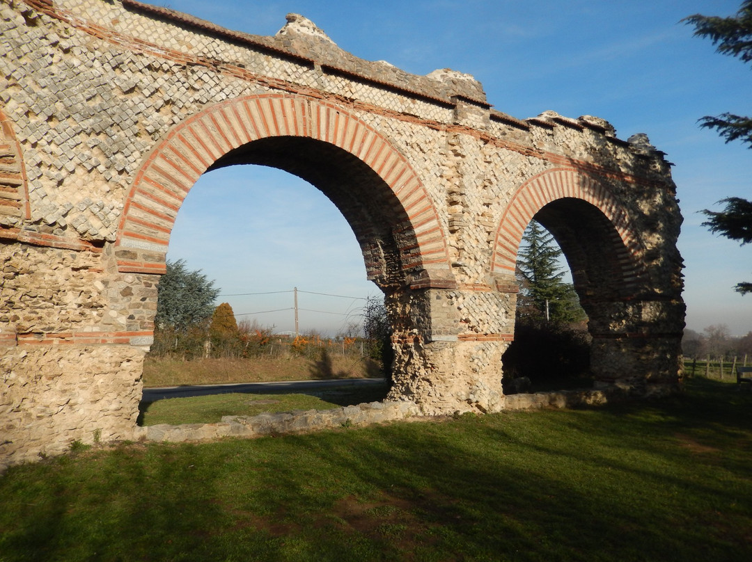 Aqueduc romain du Gier a Mornant景点图片