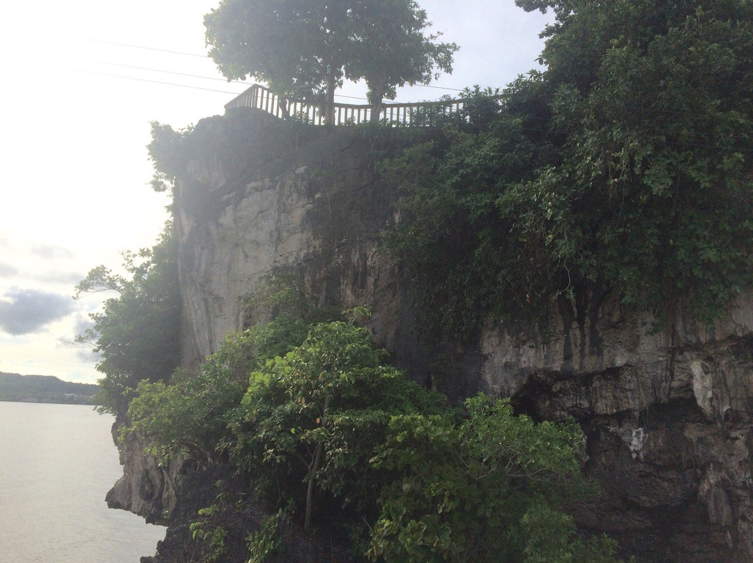 Buho Rock Beach景点图片