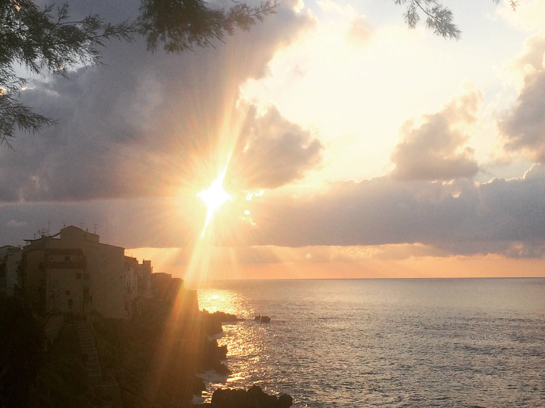 Marina Service Cefalu-切法卢必去景点