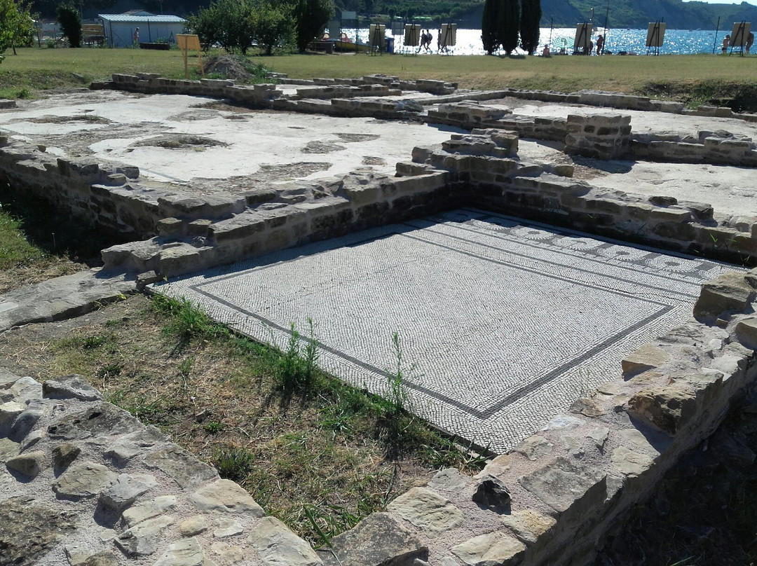 Archaeological Park Simonov Zaliv景点图片