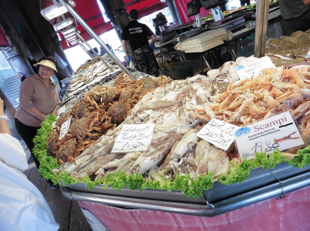 Mercato ittico comunale-卡奥莱必去景点