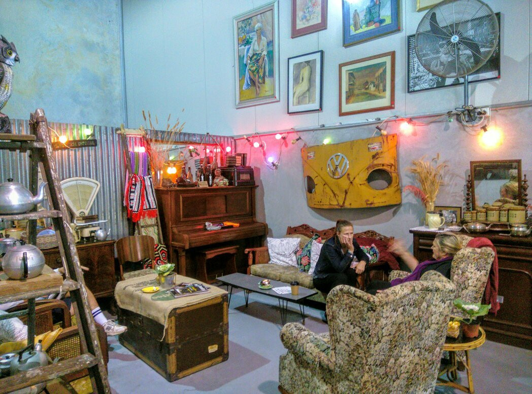 Bensville餐馆和美食-Loo Loo's Coffee Warehouse