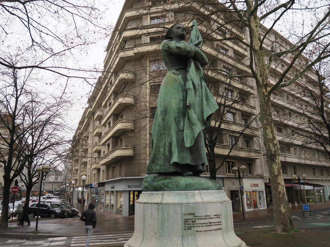 Statue La Sasson景点图片