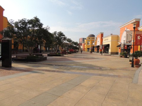 百联奥特莱斯-武汉市必去景点