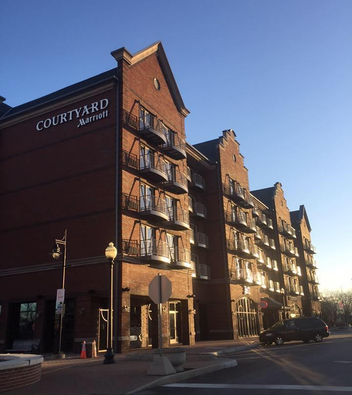 荷兰村酒店住宿-Courtyard by Marriott Holland Downtown