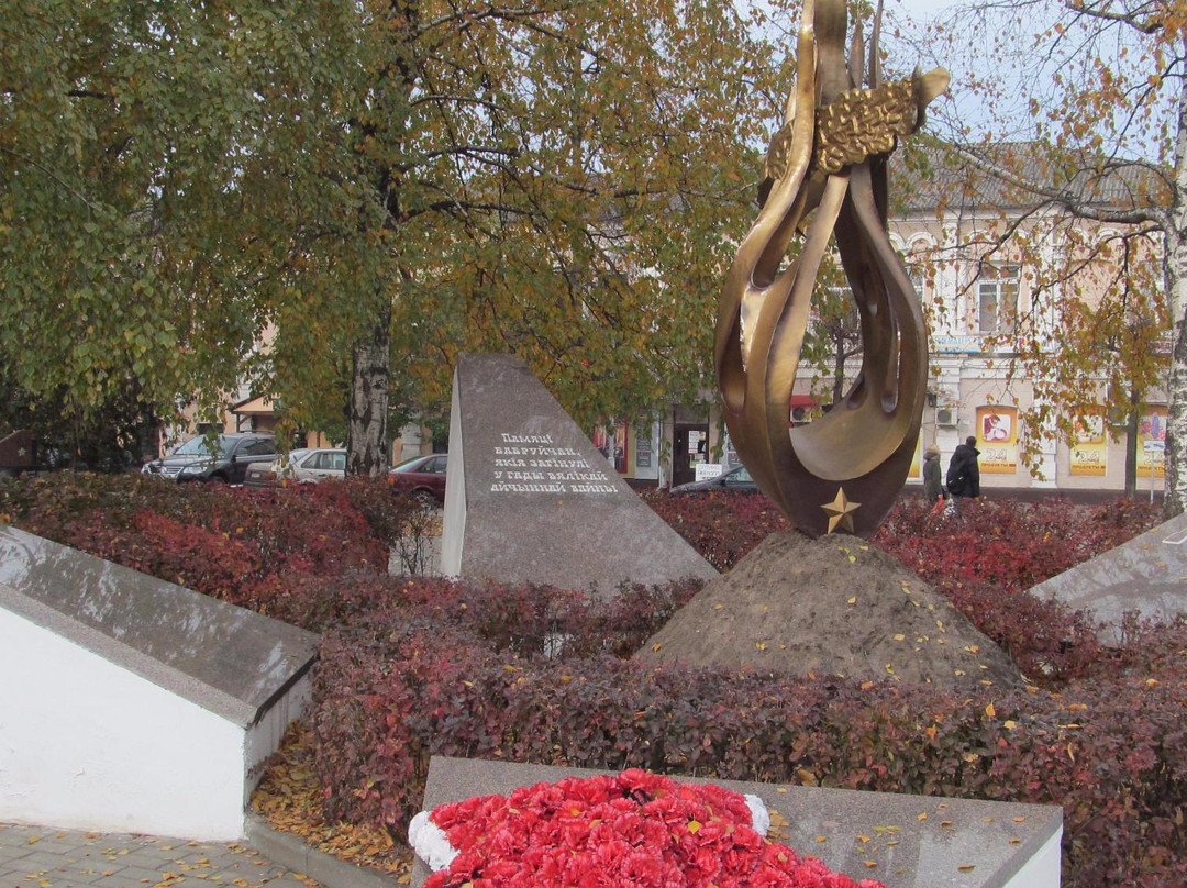 Tank Monument on the tomb of General B.S.Baharova-Bobrujsk必去景点