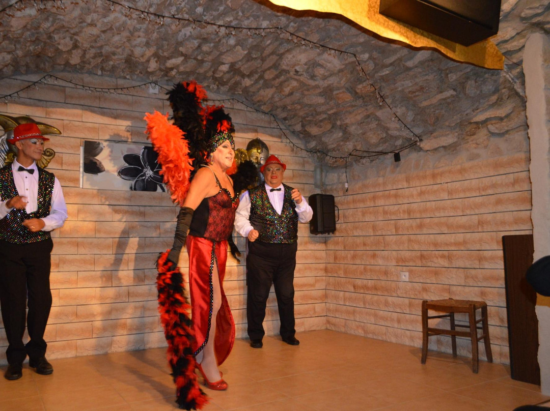 Mirabel-aux-Baronnies酒店住宿-Le Saint Victor