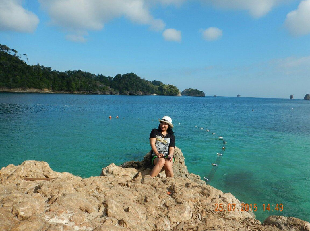 Pantai Tiga Warna-玛琅必去景点