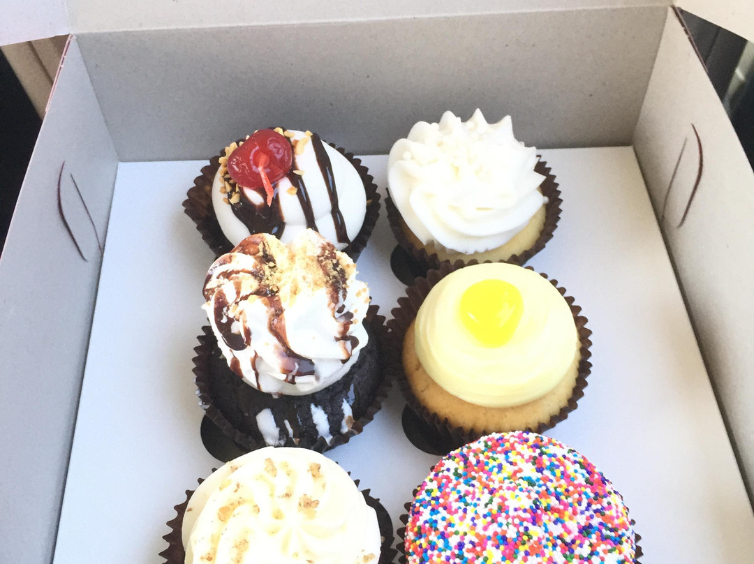 Smallcakes Cupcakery