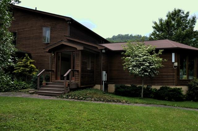 Elk River Inn & Cabins-浴室