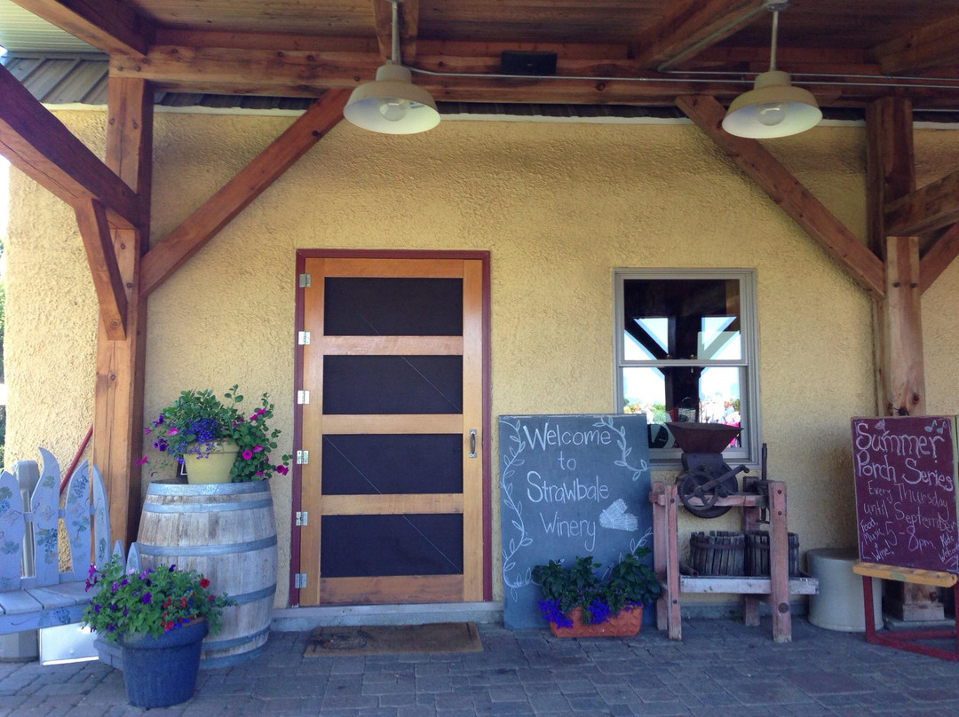 Strawbale Winery景点图片
