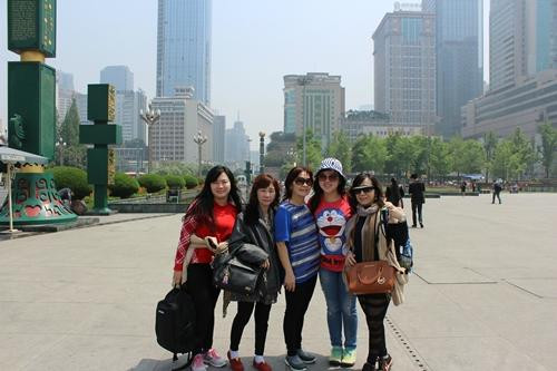 摩尔百货(天府广场)-成都必去景点