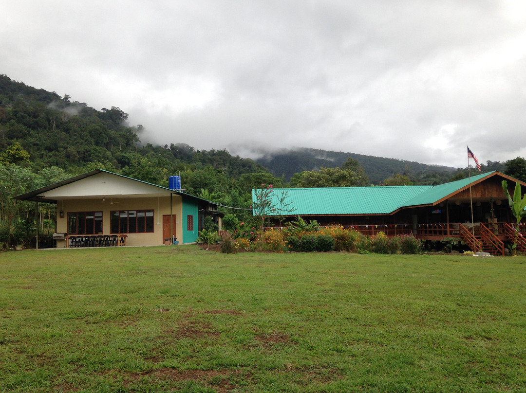 基纳巴卢波灵假日小屋酒店