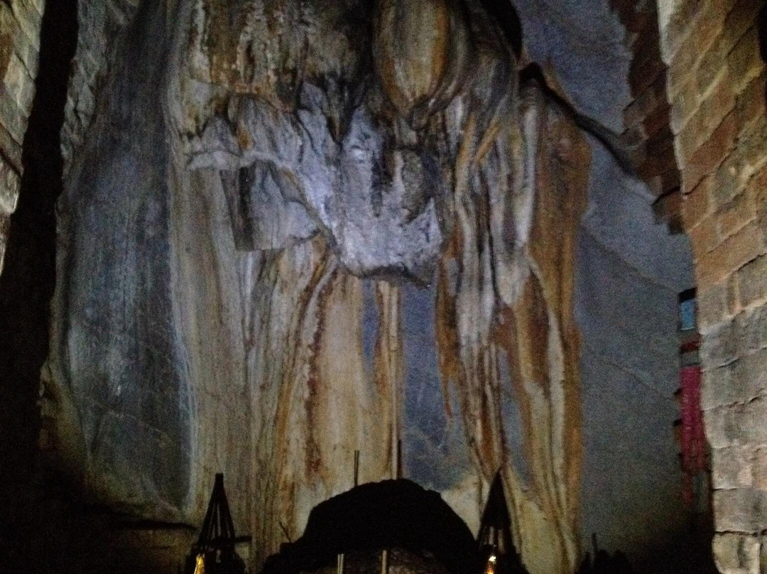 Phnom Chhngok Cave Temple-贡布必去景点