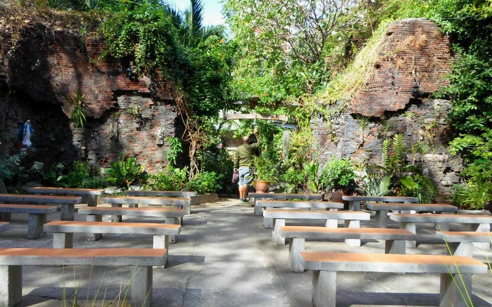 Chapel by the Ruins景点图片