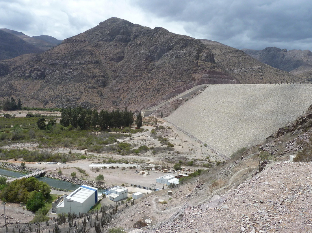 Embalse Puclaro景点图片