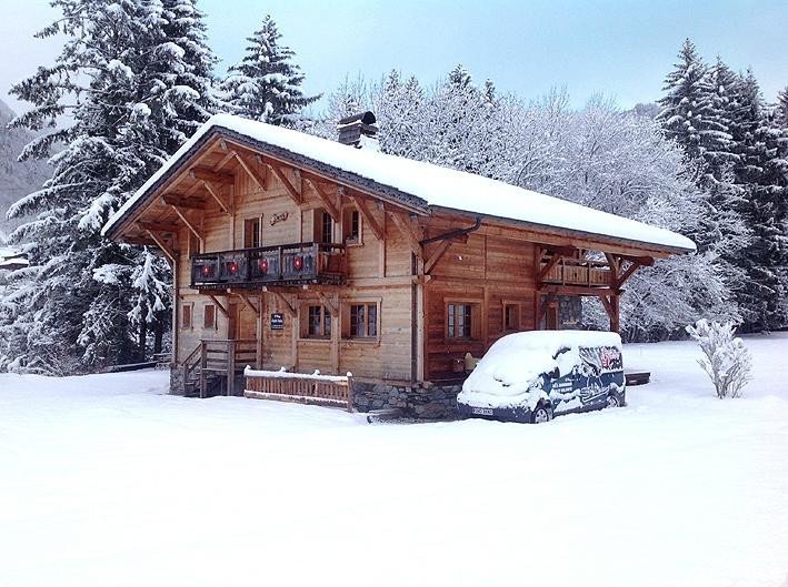 Snow Candy-Chalet Daisy