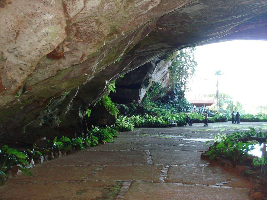 Gruta Dos Palhares景点图片