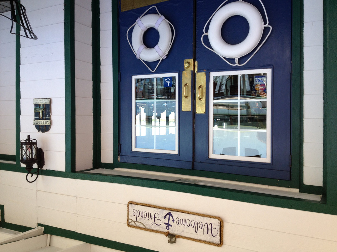 Isleton餐馆和美食-Light House Sports Bar and Island Pizza