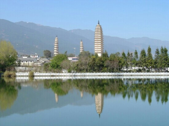 三塔倒影公园景点图片