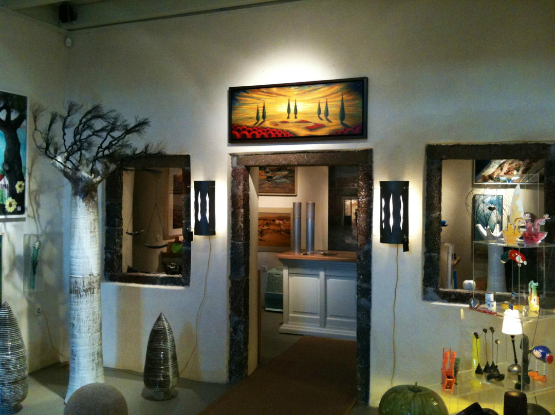 Tzamia - Krystalla Art Gallery Santorini景点图片