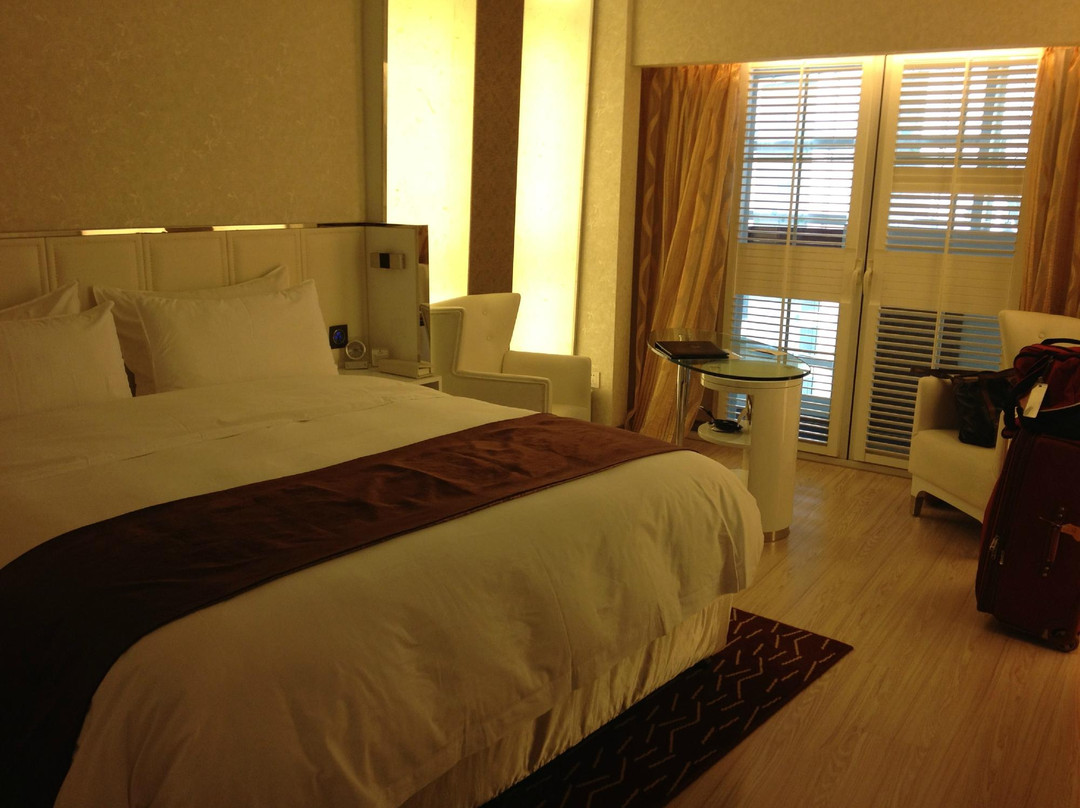 南京中心大酒店主图