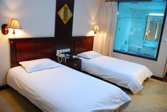 山西华苑宾馆（太原站西广场地铁站店）主图