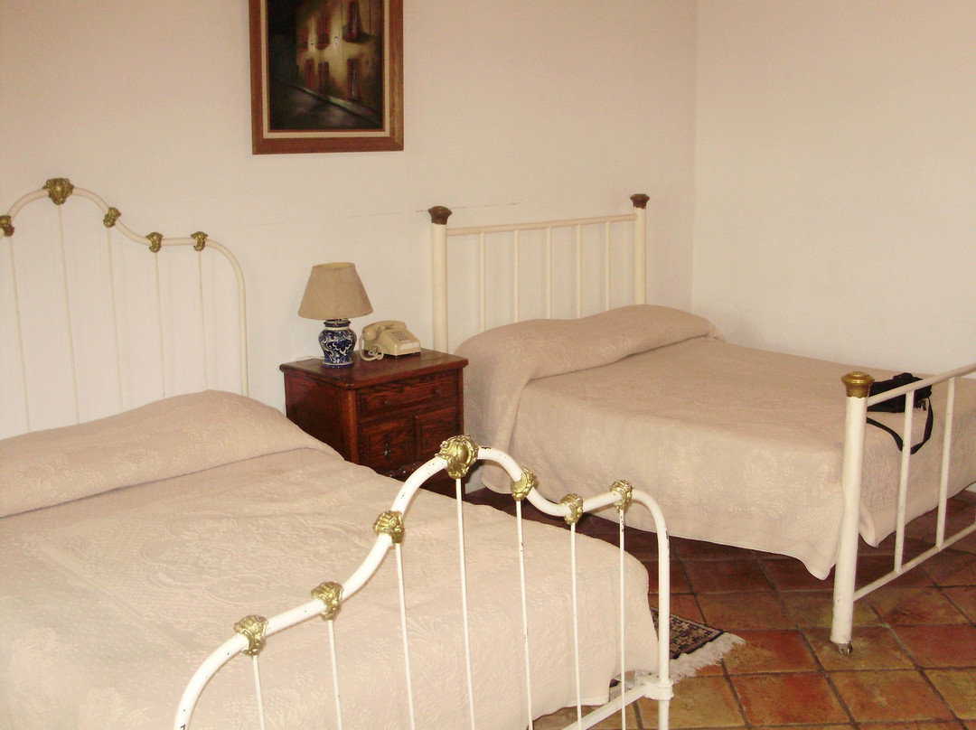 Parras de la Fuente酒店住宿-Hotel Hostal el Farol