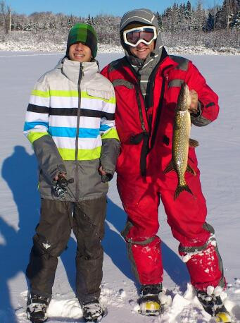 Hooked Young Fishing Charters景点图片