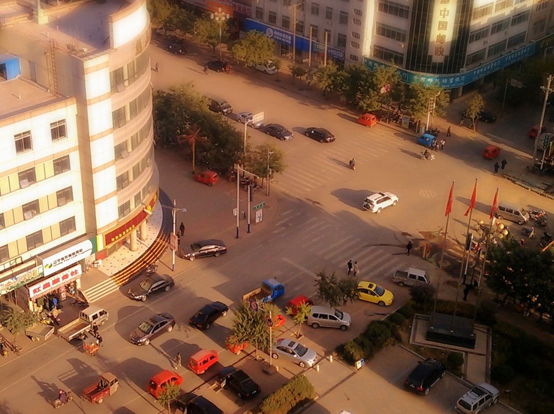 建平国际酒店主图