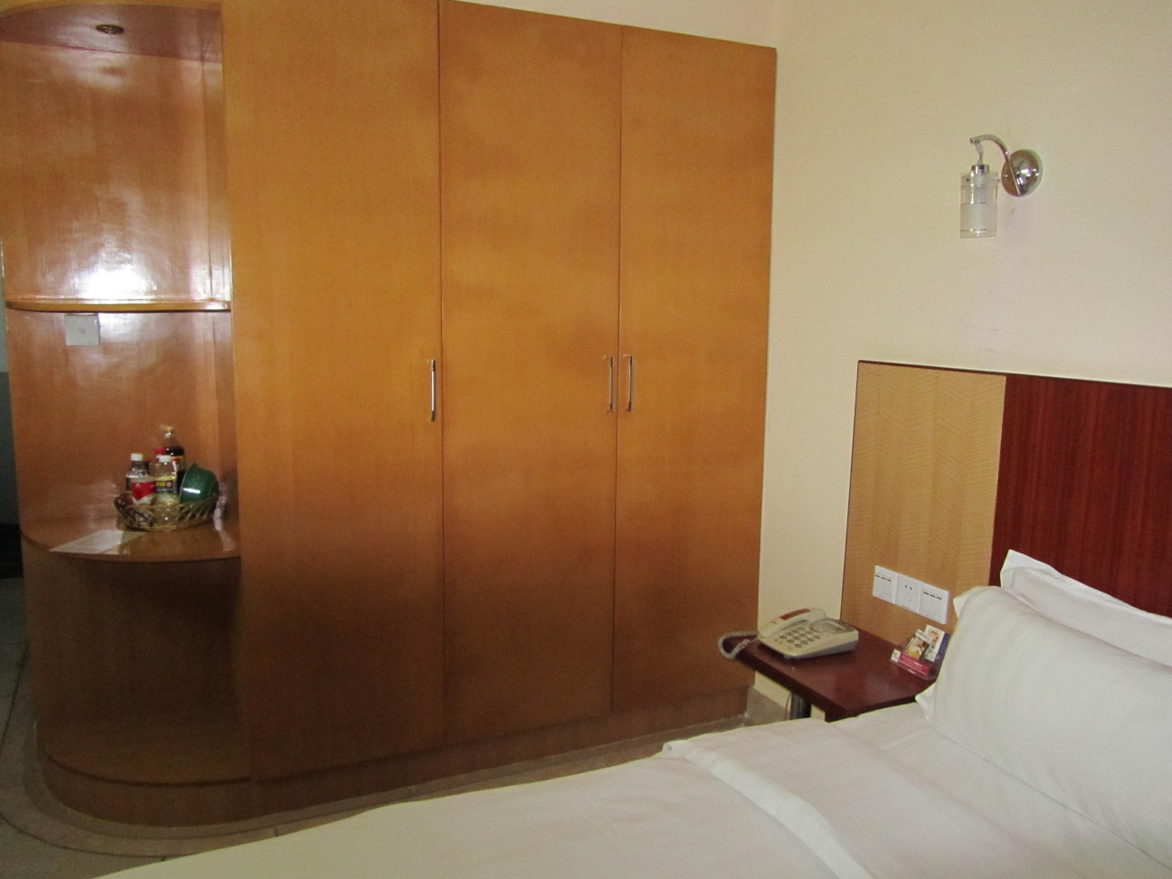 7天海口明珠广场香港城店-客卧