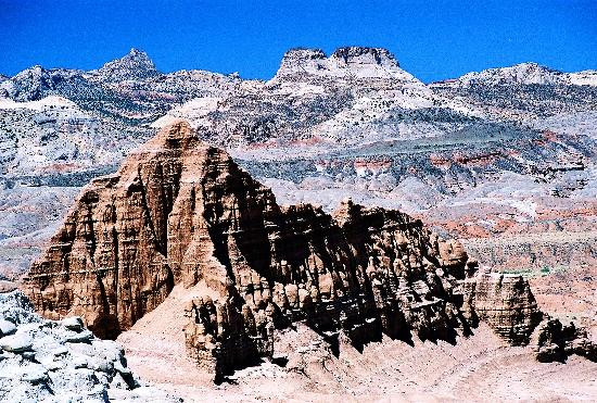 Cathedral Valley Loop-圆顶礁国家公园必去景点