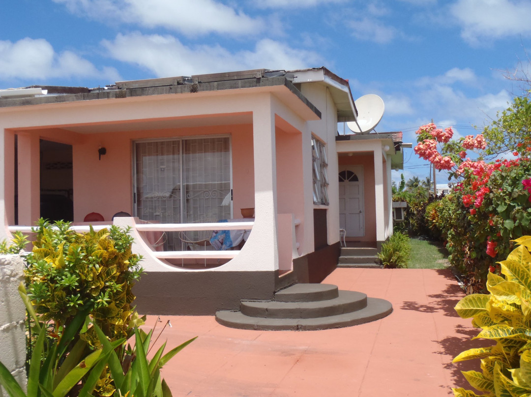 Khus Khus Apartments