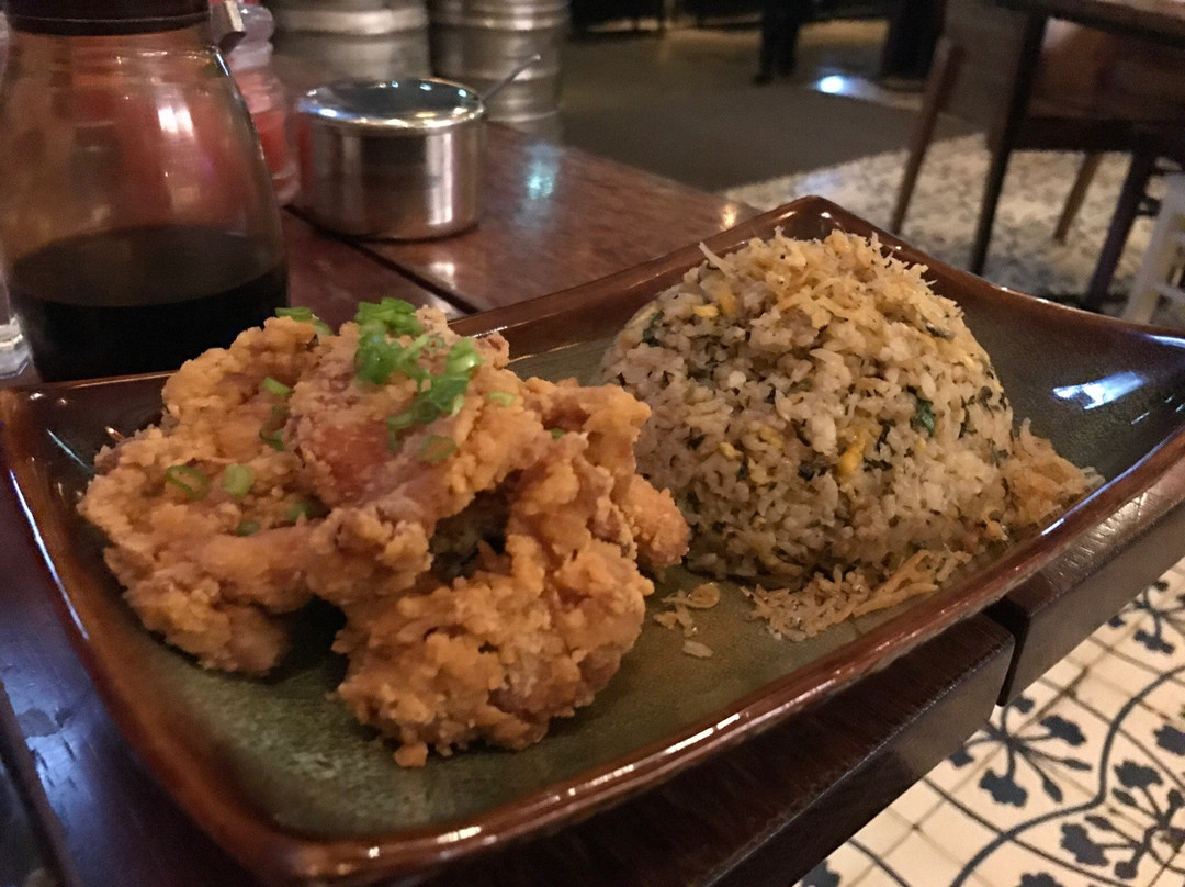 Pizza e Birra Sports Bar Paris Van Java