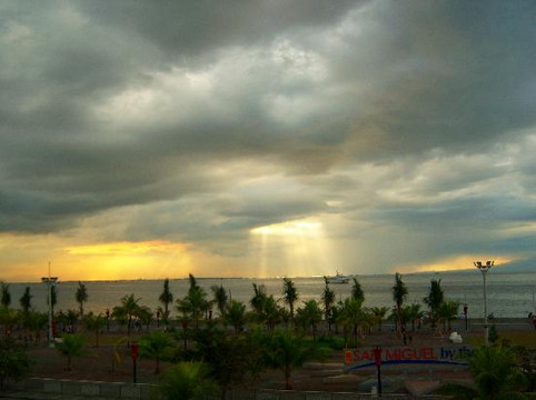 亚洲SM购物中心-帕塞必去景点