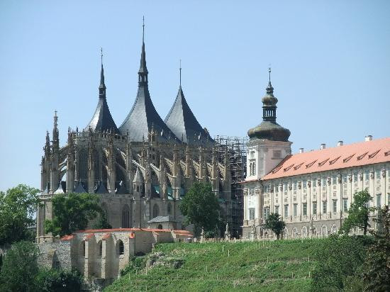 St Barbara's Cathedral-库特纳霍拉必去景点