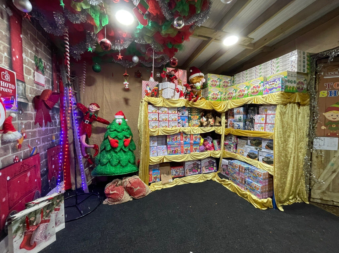 Santa's Grotto At Coolings Lifestyle景点图片