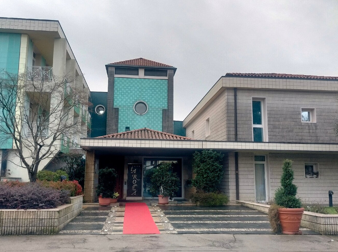 岩石旅馆主图