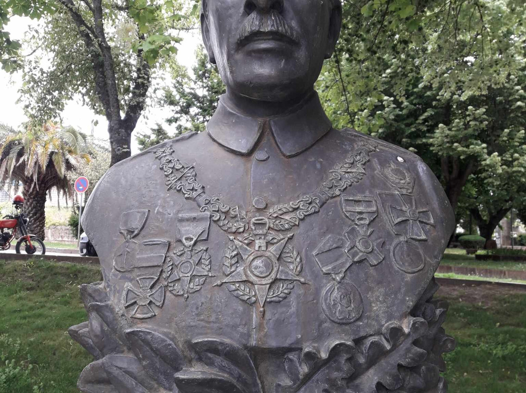 Busto Do Soldado Milhões景点图片