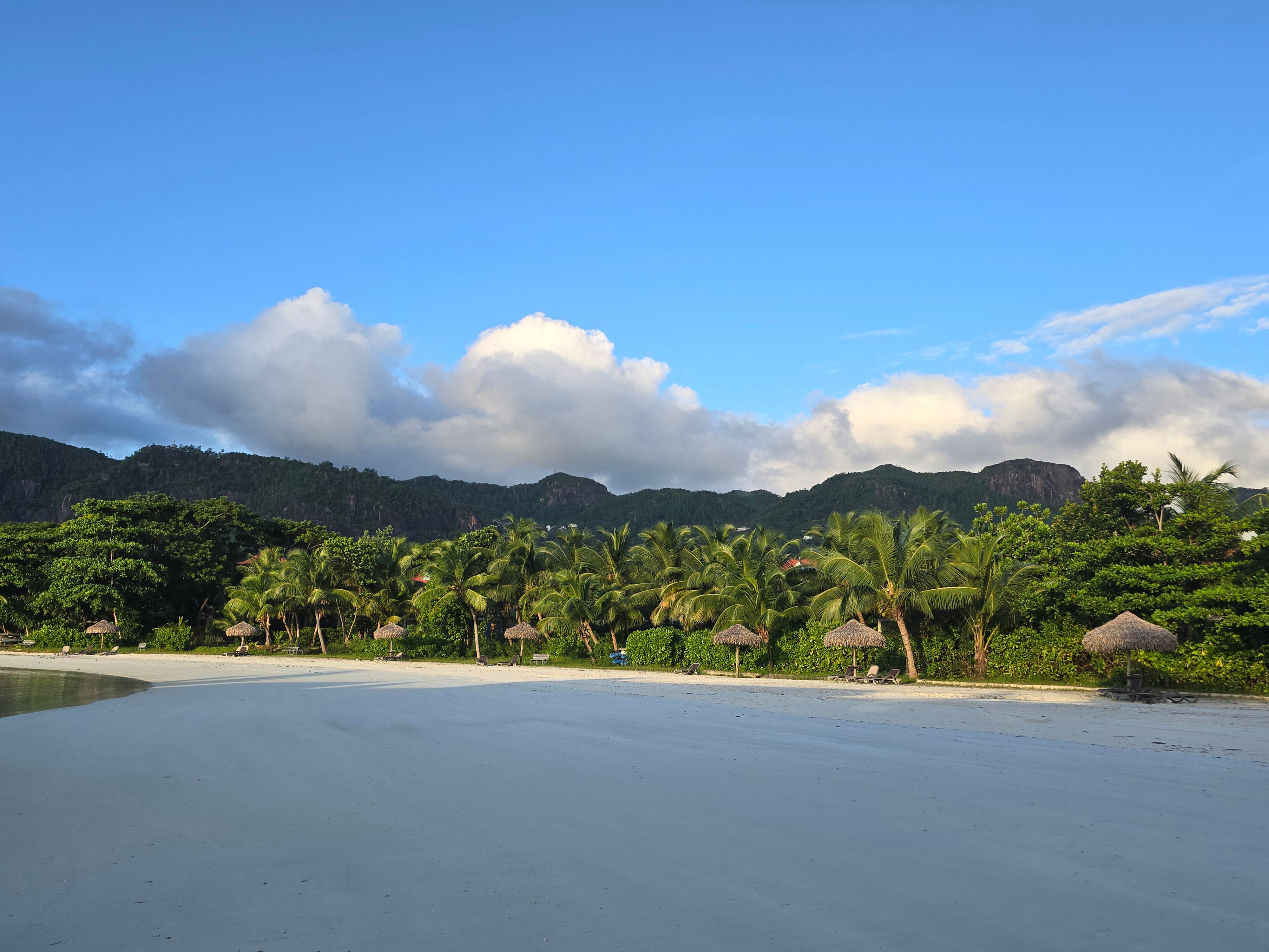 Eden Island Luxury Accommodation-泳池