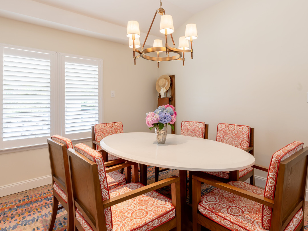 Beach Club on Madison Avenue主图