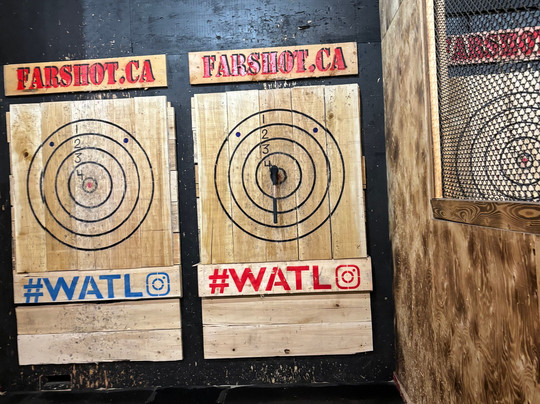 Far Shot Brampton - Axe Throwing, Knife And Archery-布兰普敦必去景点