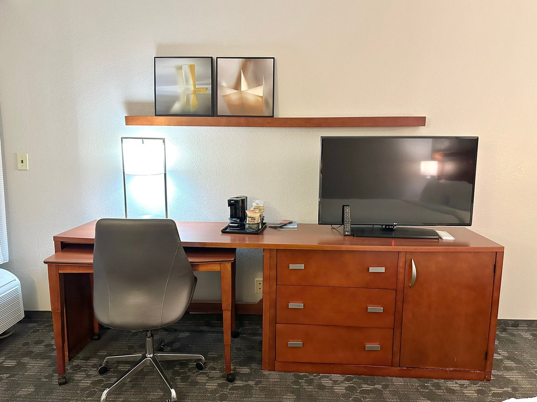 Courtyard by Marriott Raleigh Cary主图