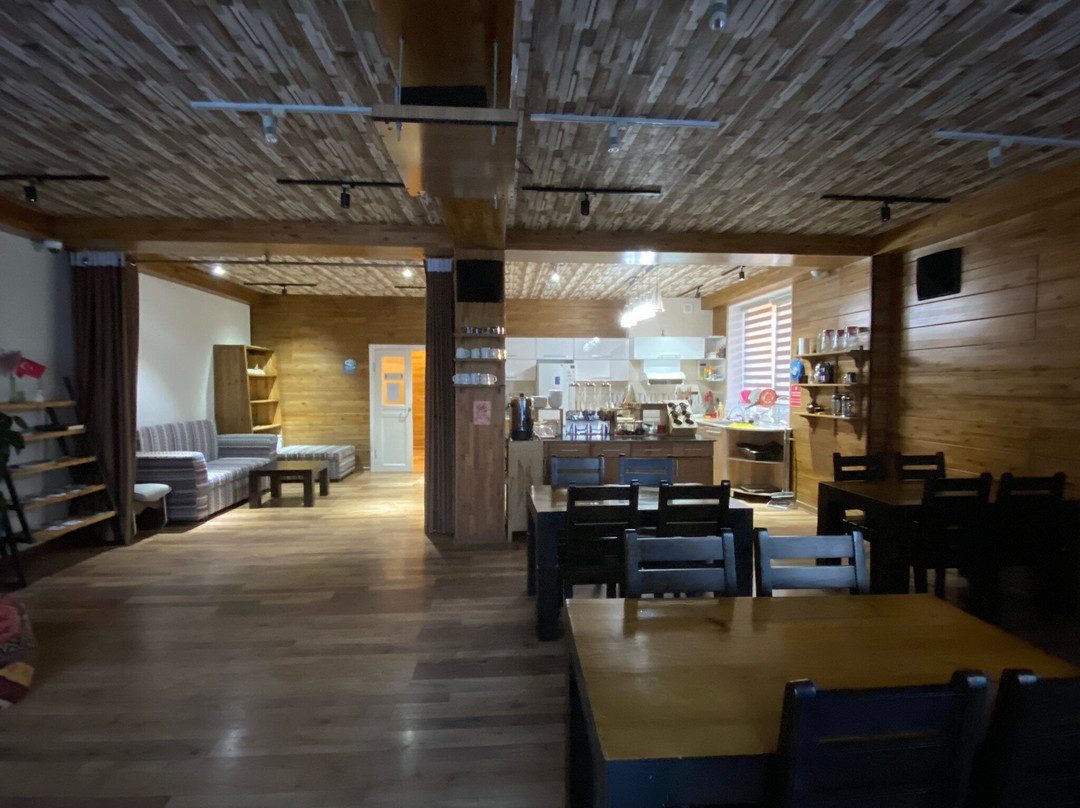 Hillside Karakol主图